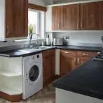 Charming Stay In Swansea - Near Local Attractions