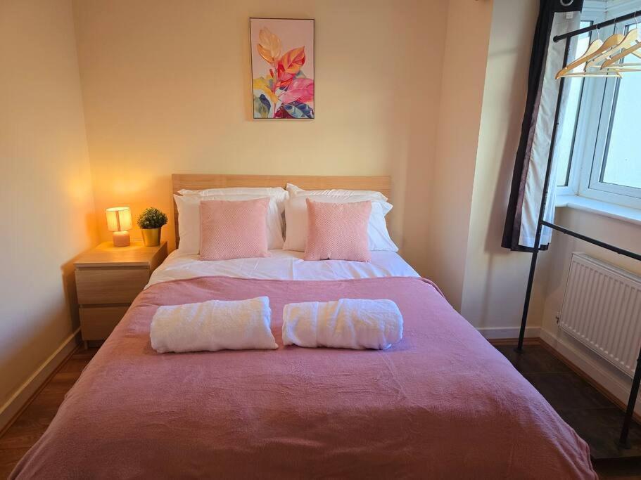 Charming In - Near Local Attractions Holiday home Swansea