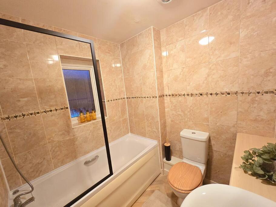 Charming In - Near Local Attractions Swansea