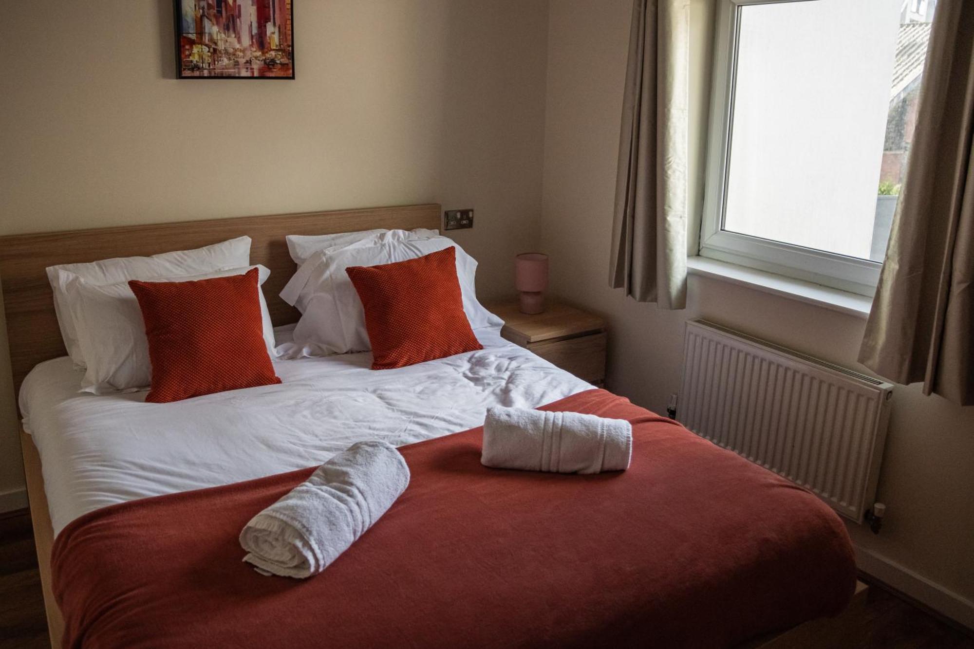 Charming In - Near Local Attractions