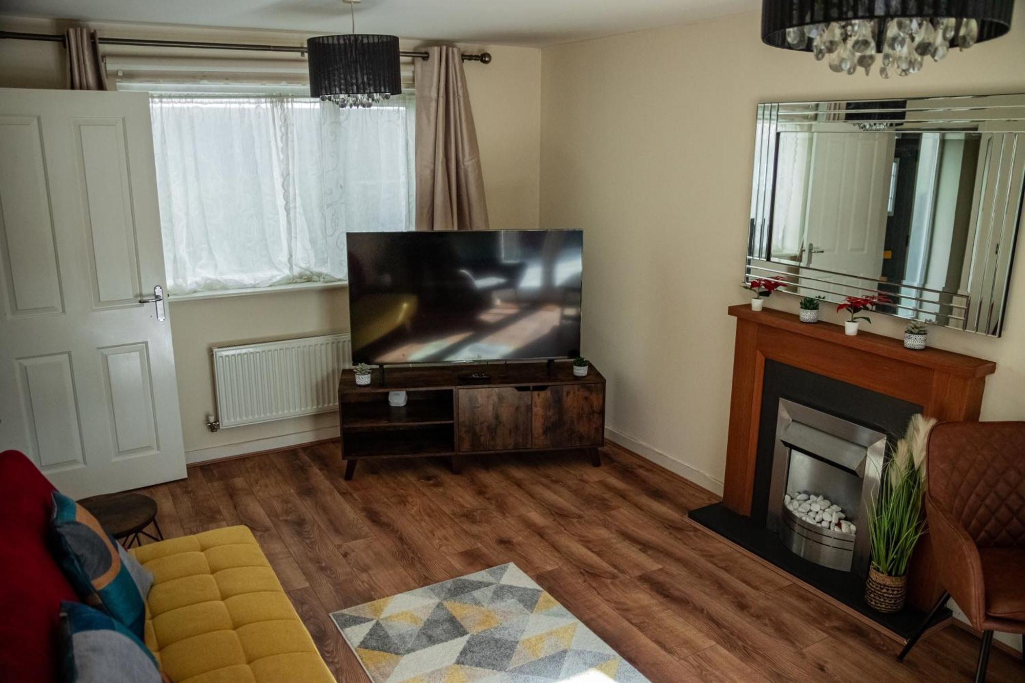Charming In - Near Local Attractions Holiday home Swansea